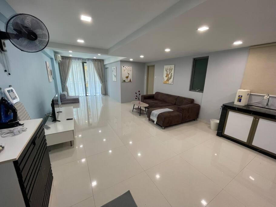 Pangsapuri Dalamanda 3pax Sunway Velocity Balcony Cityview